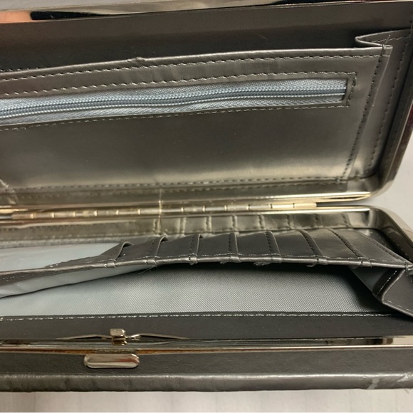 🆕 Silver Sequin Clutch Wallet Women’s Card Holder 2 Section Flippy Expressions - Picture 7 of 10